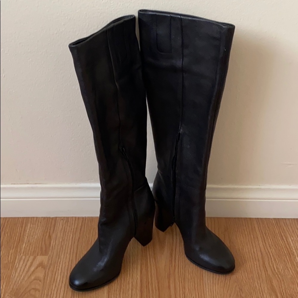 Black leather Kenneth Cole boots